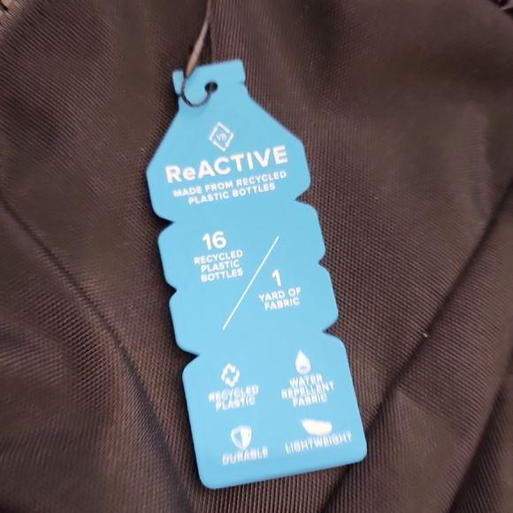 NEW VERA BRADLEY ReActive  Sleek Black Crossbody Bag with Durable Fabric - Picture 5 of 8